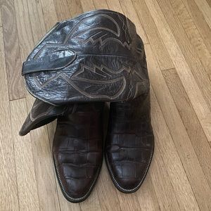 Crocodile boots: excellent shape, they were purchased in Mexico.